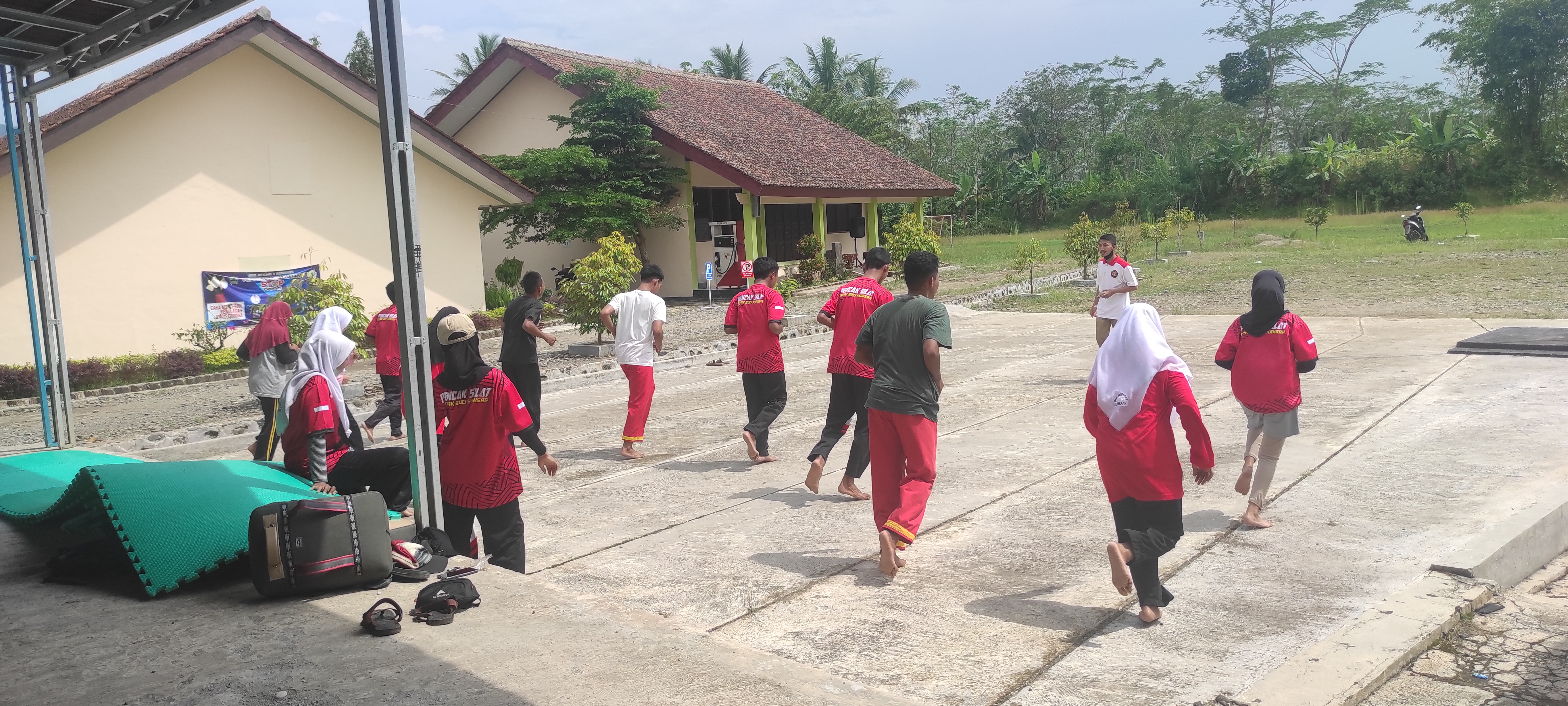/web/images/silat3.jpg