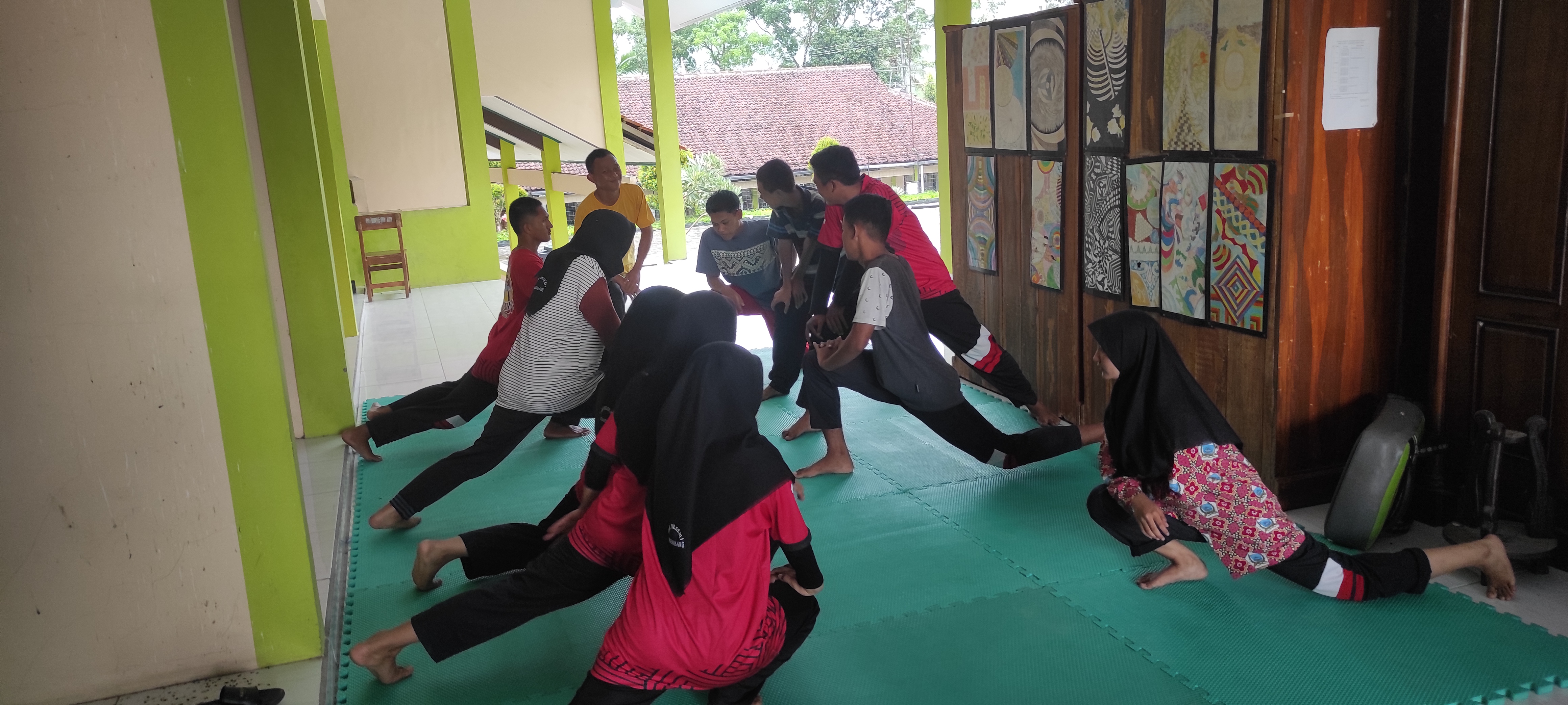 /web/images/silat6.jpg