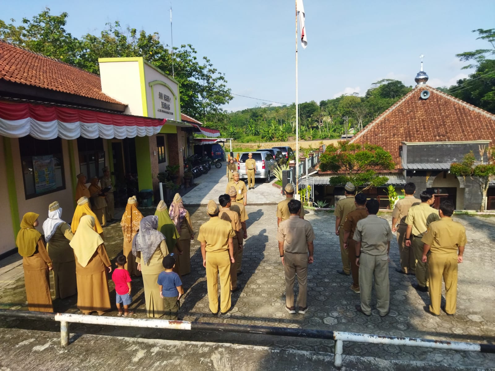 APEL HARI BELA NEGARA KE-75