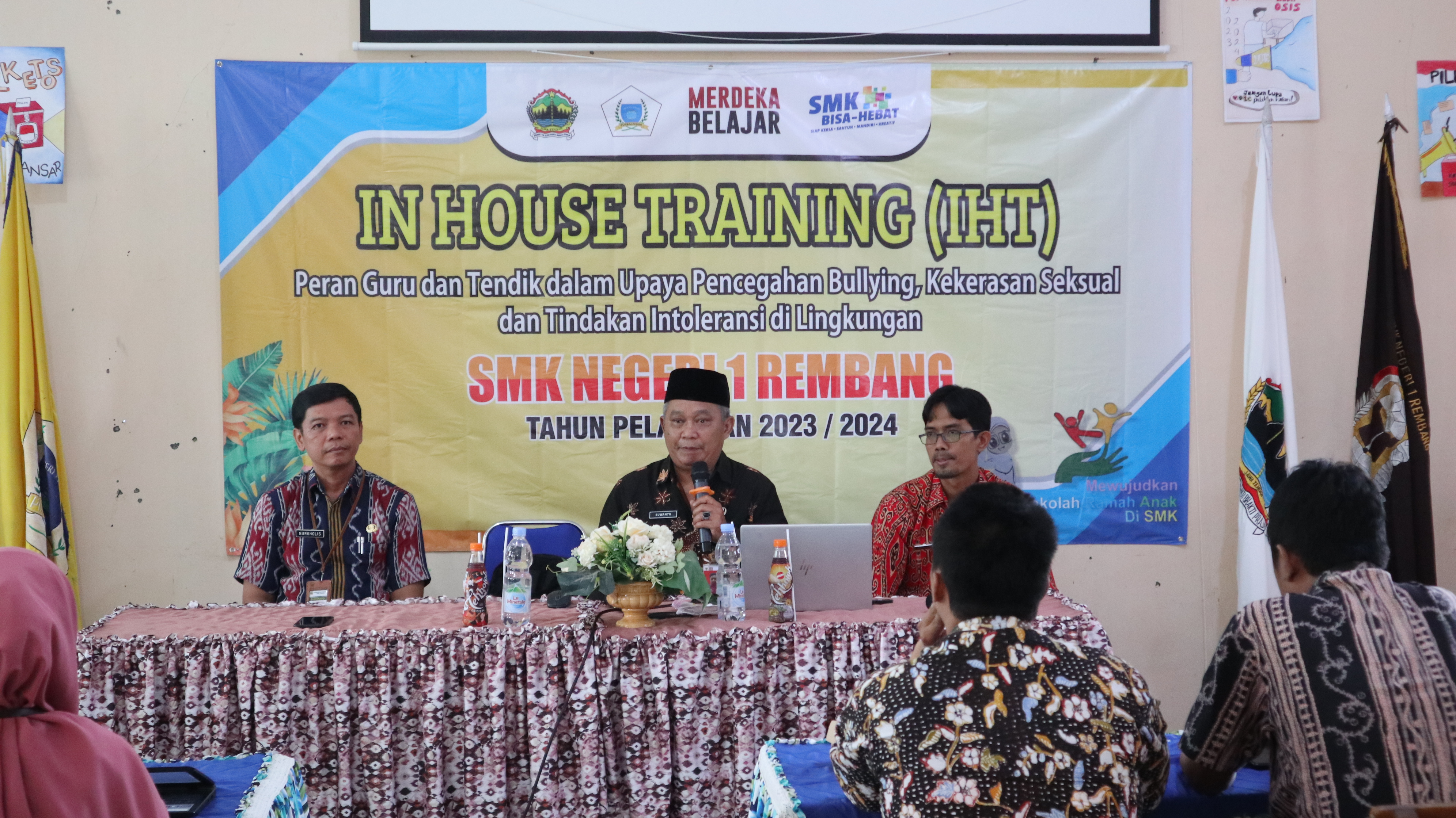 In House Training (IHT)  Guru dan Karyawan SMK Negeri 1 Rembang