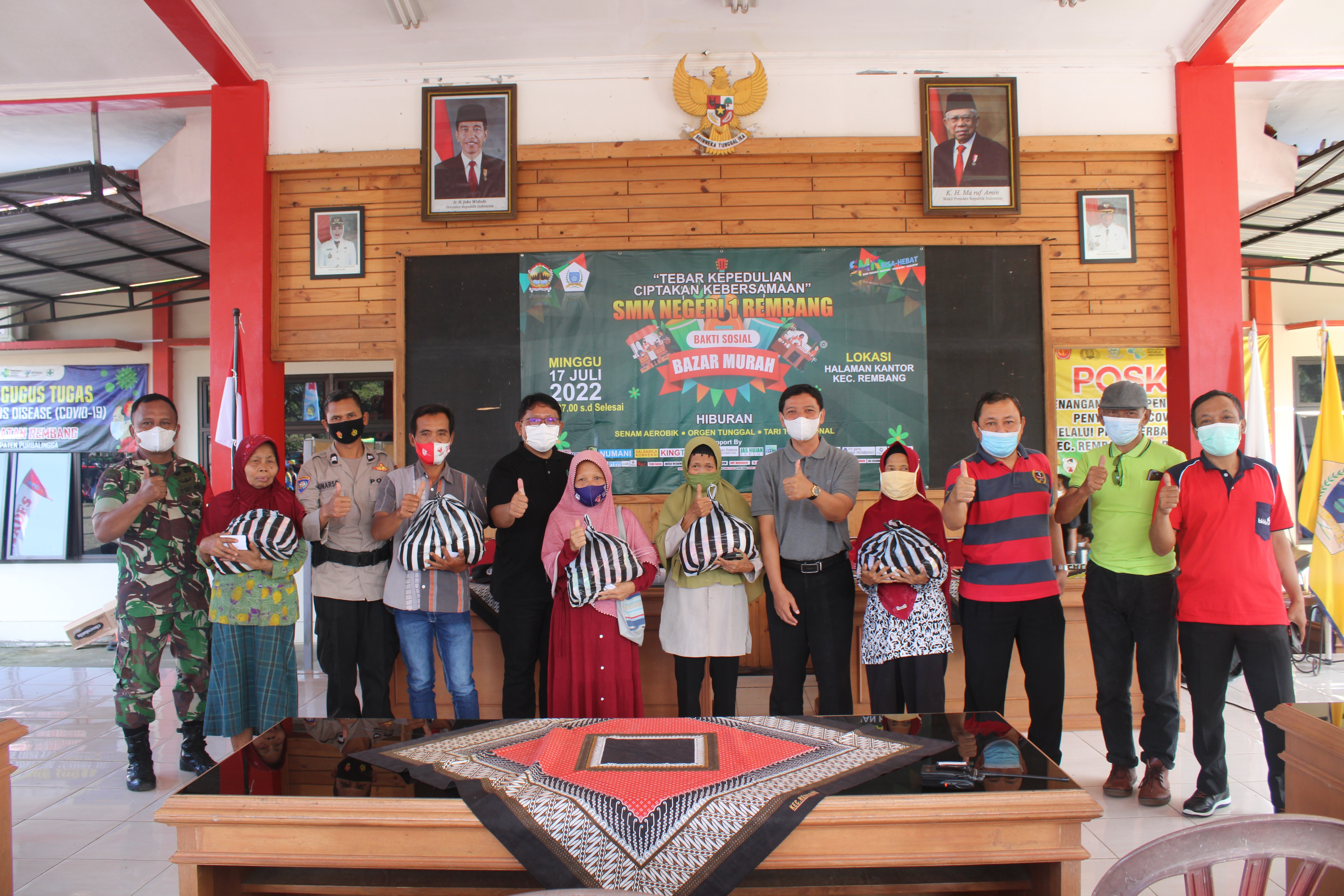 KEGIATAN BAKSOS DAN BAZAR MURAH