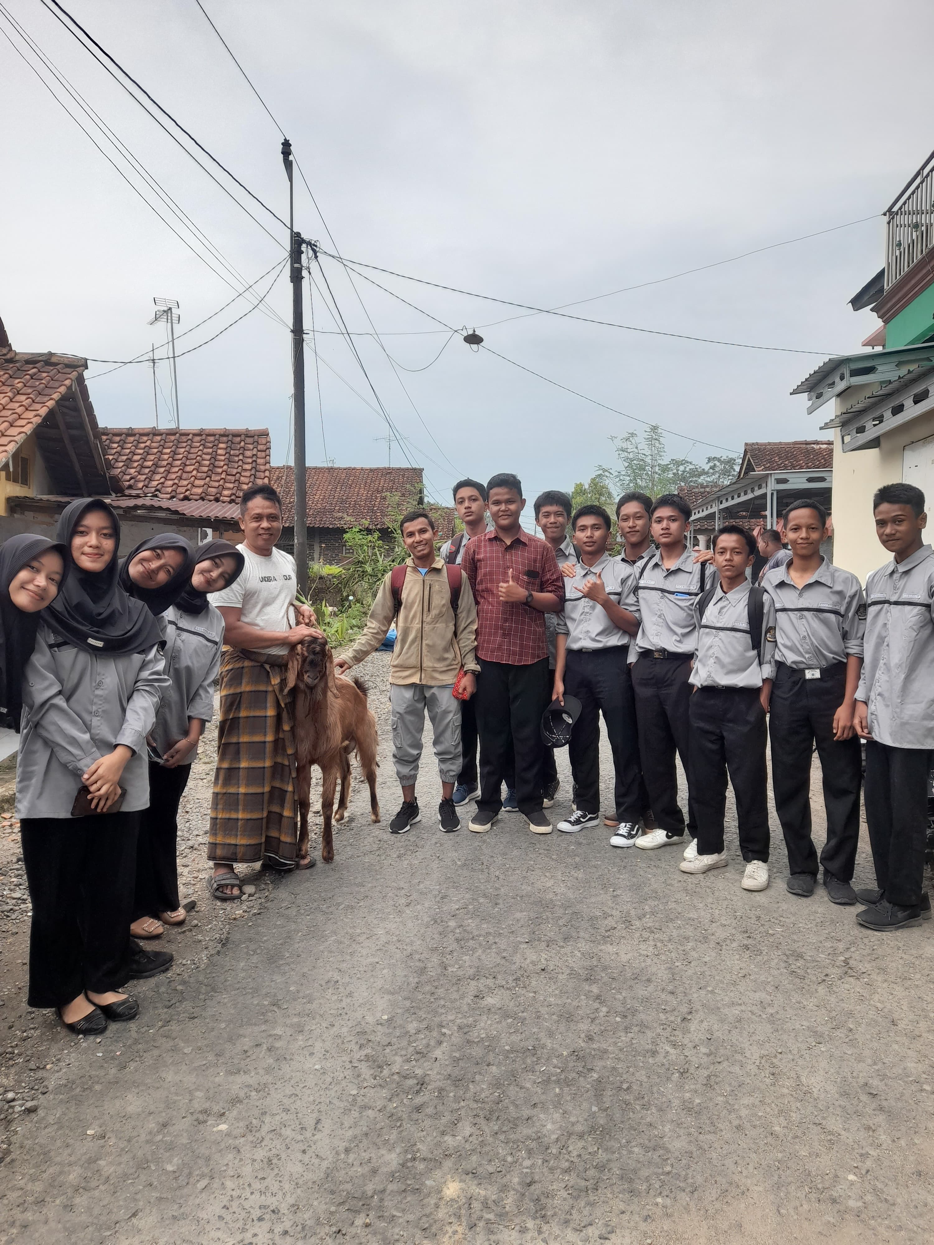 PEMBAGIAN HEWAN QURBAN DI HARI RAYA IDUL ADHA